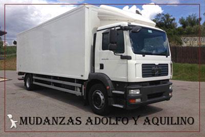 Mudanzas y Transportes Adolfo y Aquilino camión furgón